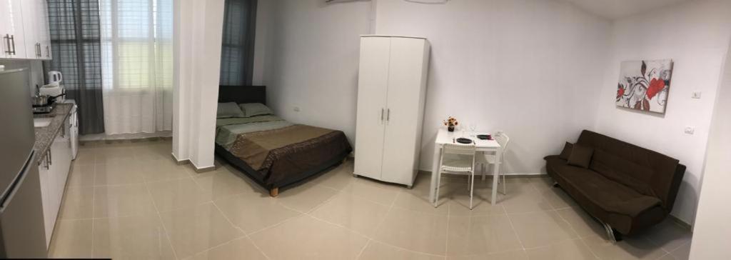 Isramax Apartment Near The Sea. Бат-Ям Экстерьер фото