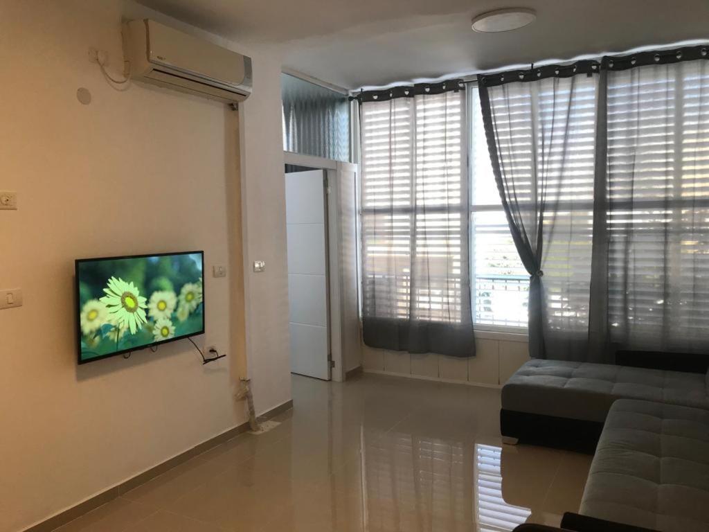 Isramax Apartment Near The Sea. Бат-Ям Экстерьер фото